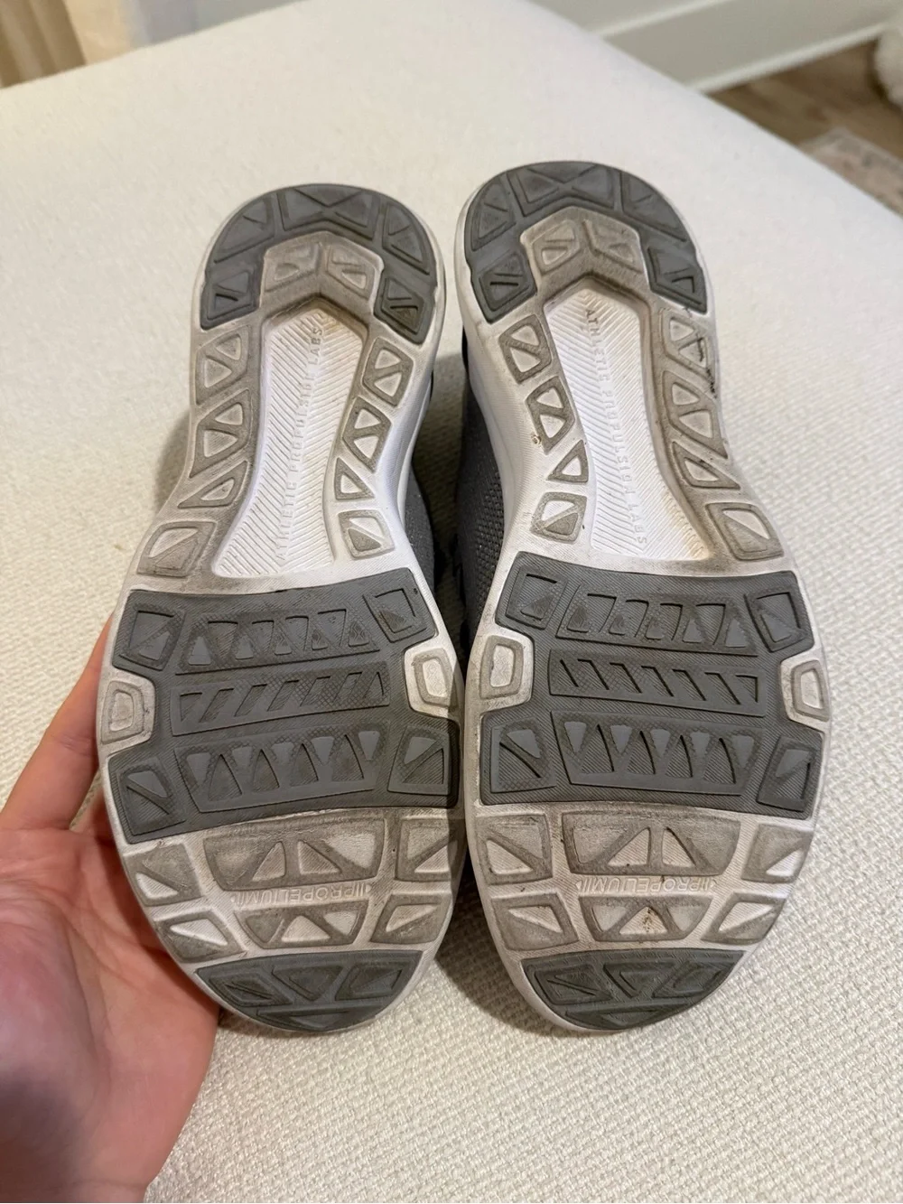 APL Techloom Breeze Sneakers - Silver/ Gray